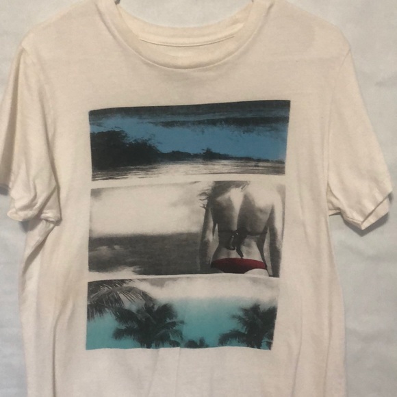 Small tee’s - Picture 2 of 3